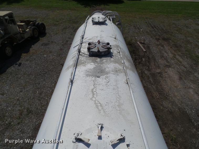 image for item BZ9857 1996 Fruehauf tank trailer