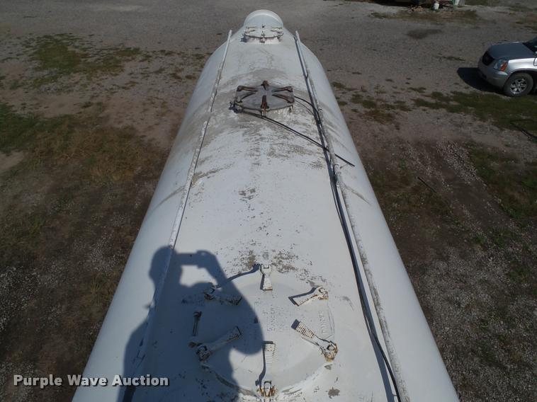 image for item BZ9857 1996 Fruehauf tank trailer