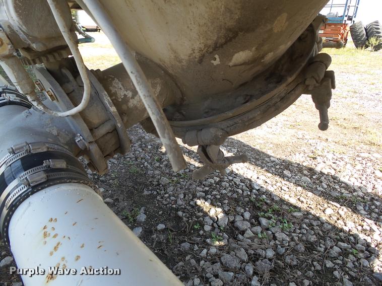 image for item BZ9857 1996 Fruehauf tank trailer