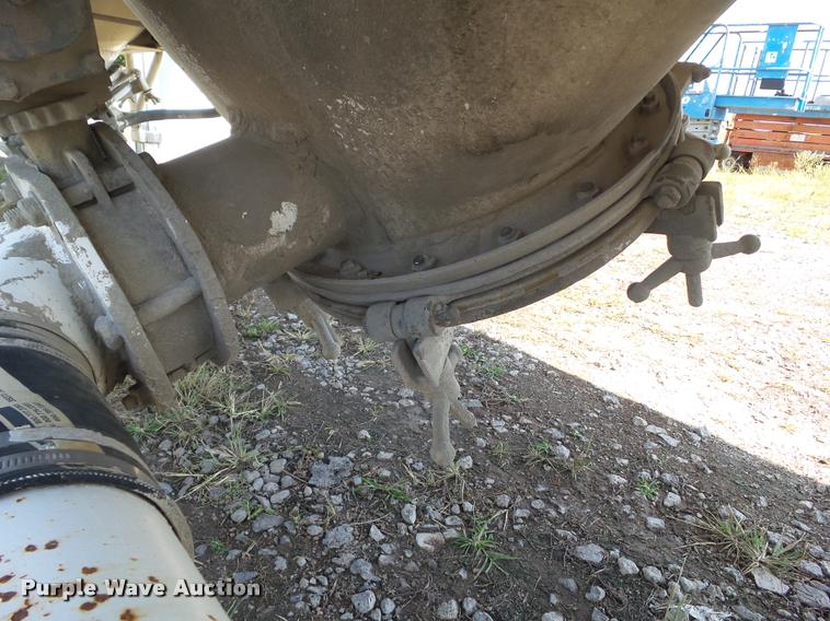 image for item BZ9857 1996 Fruehauf tank trailer