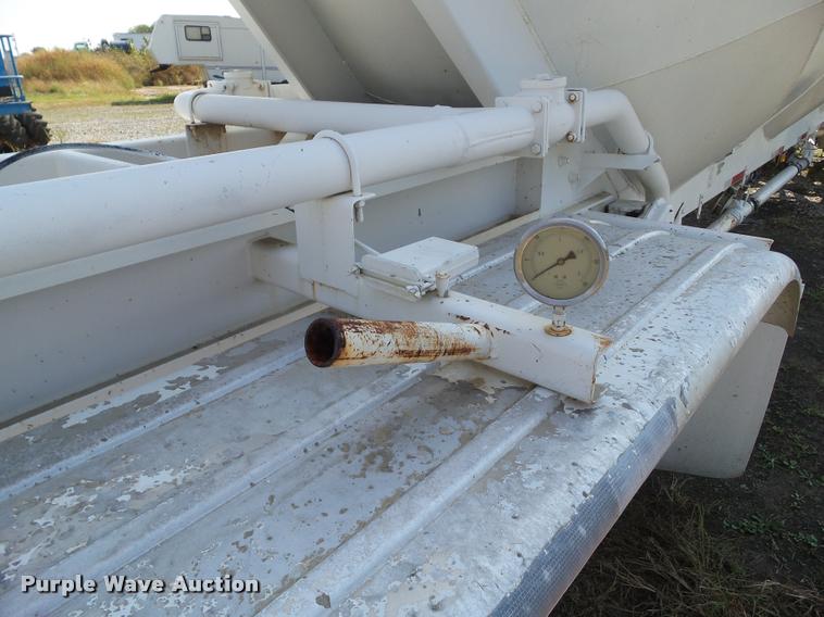 image for item BZ9857 1996 Fruehauf tank trailer