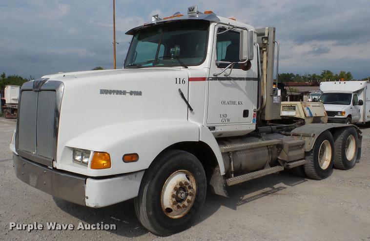 image for item DA2881 1997 Western Star 5964SS semi truck