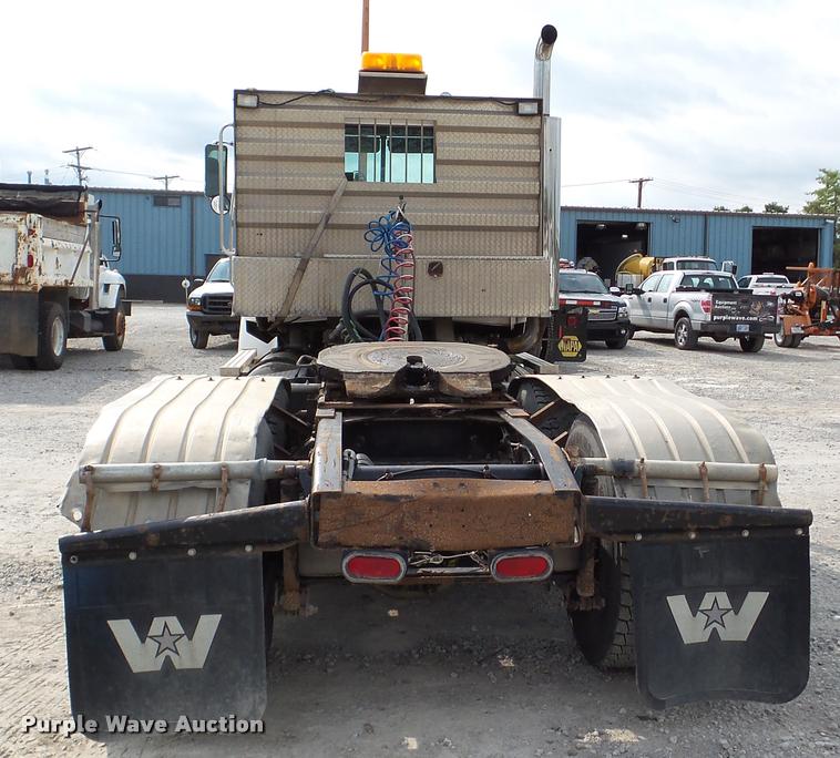 image for item DA2881 1997 Western Star 5964SS semi truck
