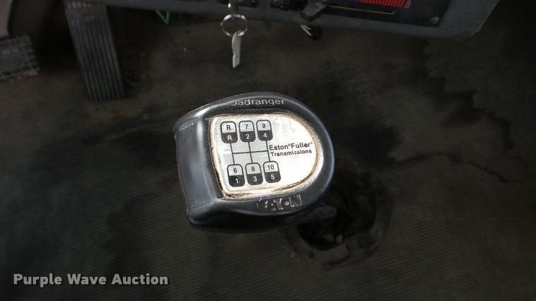 image for item DA2881 1997 Western Star 5964SS semi truck