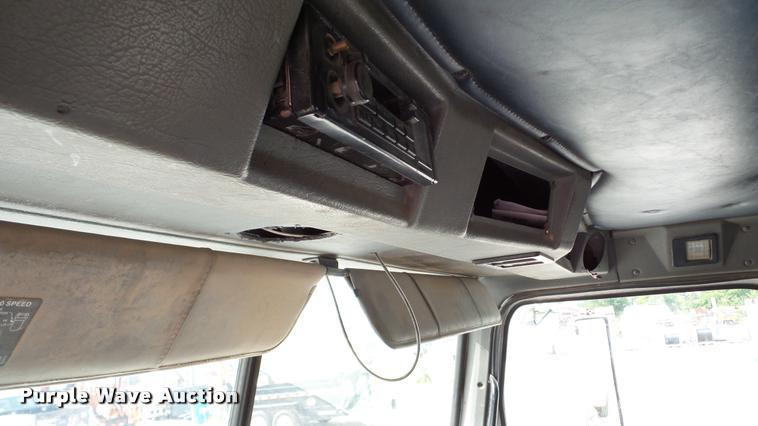 image for item DA2881 1997 Western Star 5964SS semi truck