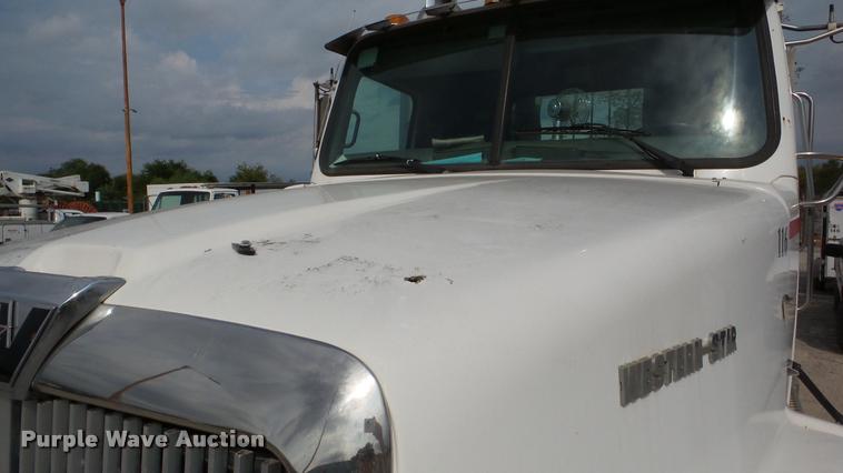 image for item DA2881 1997 Western Star 5964SS semi truck