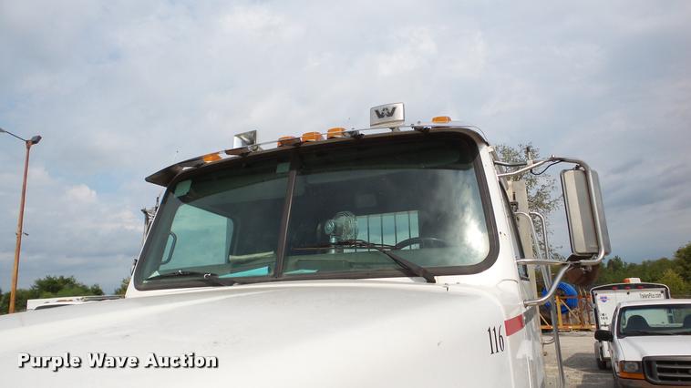 image for item DA2881 1997 Western Star 5964SS semi truck