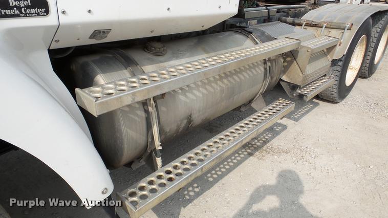 image for item DA2881 1997 Western Star 5964SS semi truck