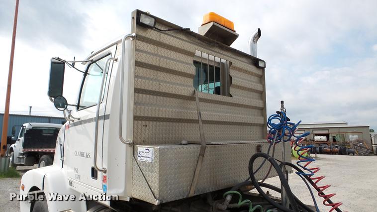 image for item DA2881 1997 Western Star 5964SS semi truck