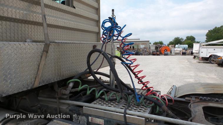 image for item DA2881 1997 Western Star 5964SS semi truck