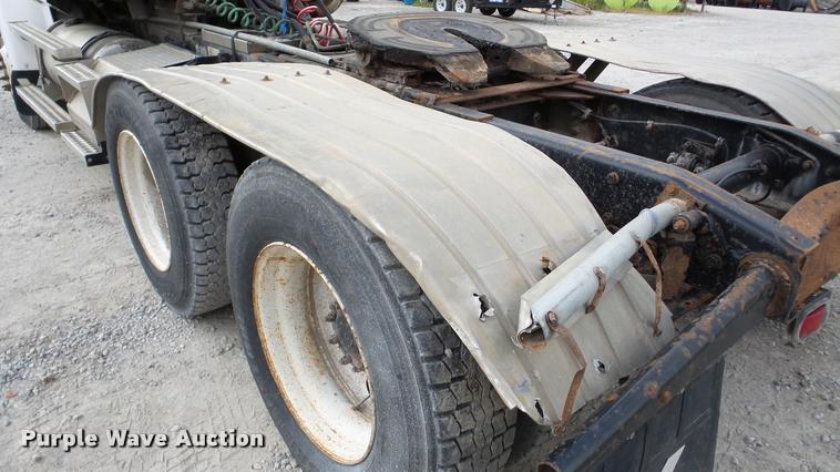 image for item DA2881 1997 Western Star 5964SS semi truck