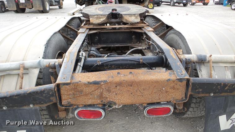 image for item DA2881 1997 Western Star 5964SS semi truck