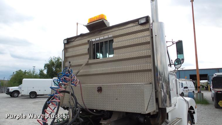 image for item DA2881 1997 Western Star 5964SS semi truck