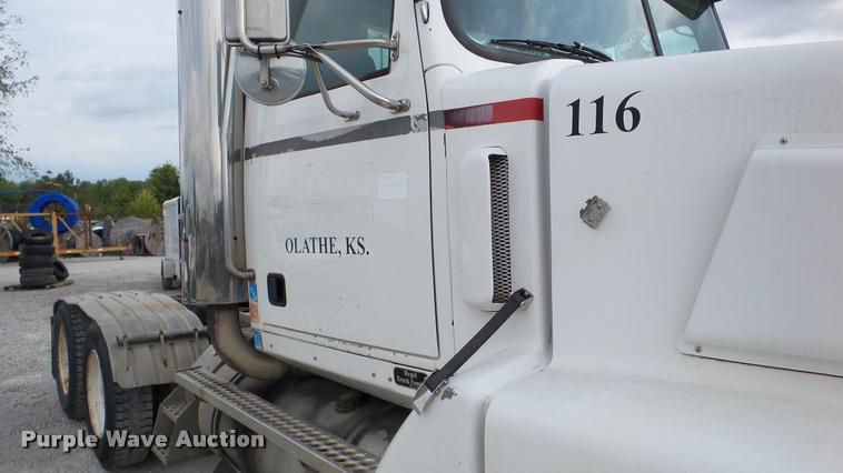 image for item DA2881 1997 Western Star 5964SS semi truck