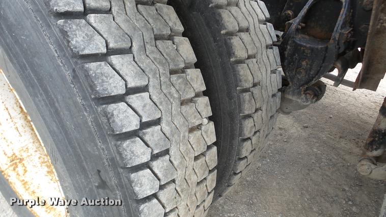 image for item DA2881 1997 Western Star 5964SS semi truck