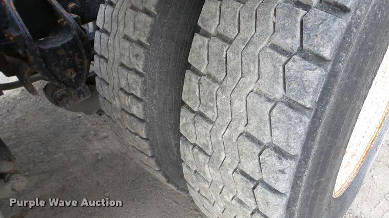 image for item DA2881 1997 Western Star 5964SS semi truck