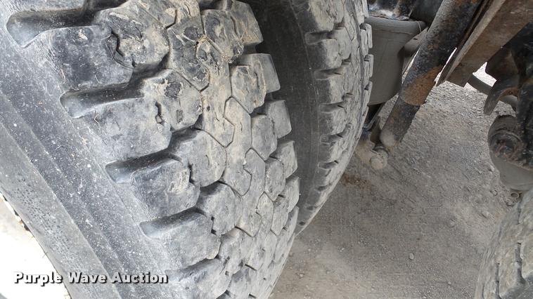 image for item DA2881 1997 Western Star 5964SS semi truck