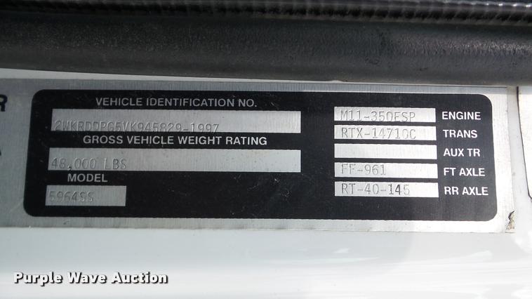 image for item DA2881 1997 Western Star 5964SS semi truck