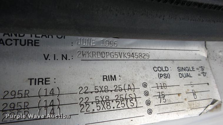 image for item DA2881 1997 Western Star 5964SS semi truck