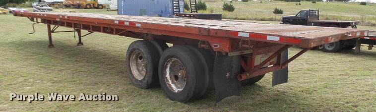 image for item DA4522 1977 Lufkin flatbed trailer
