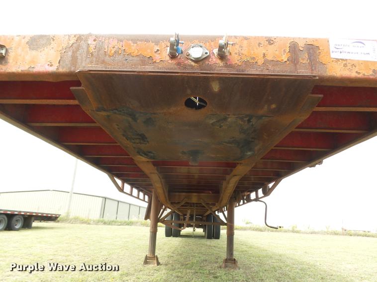 image for item DA4522 1977 Lufkin flatbed trailer