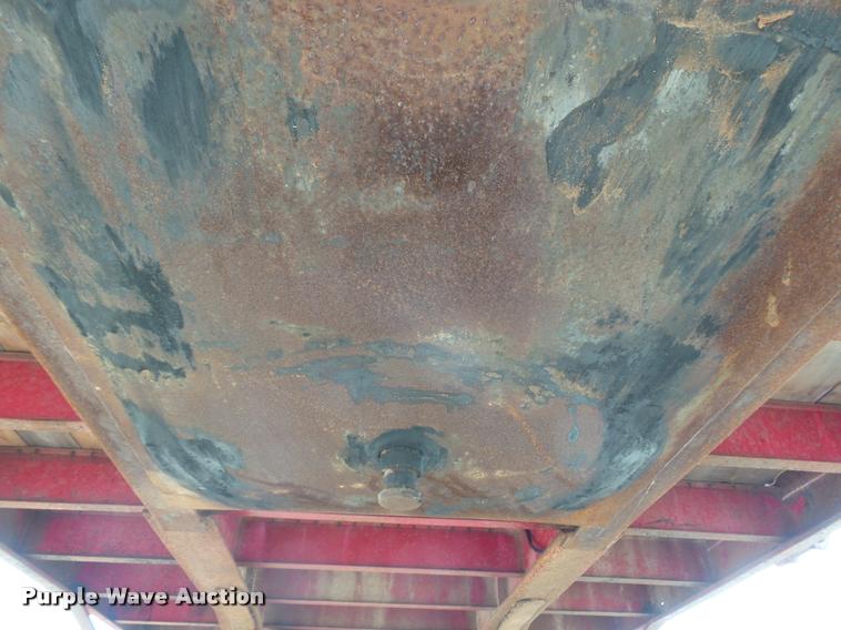 image for item DA4522 1977 Lufkin flatbed trailer