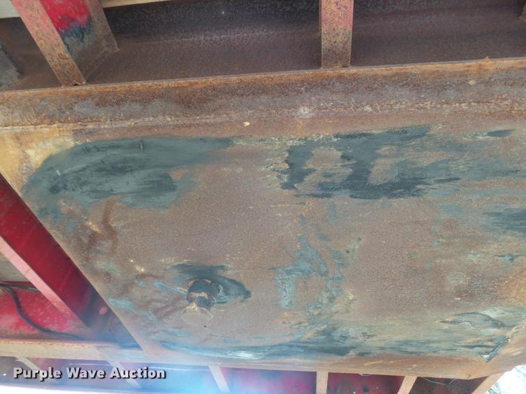 image for item DA4522 1977 Lufkin flatbed trailer