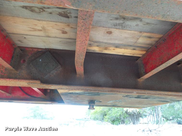 image for item DA4522 1977 Lufkin flatbed trailer