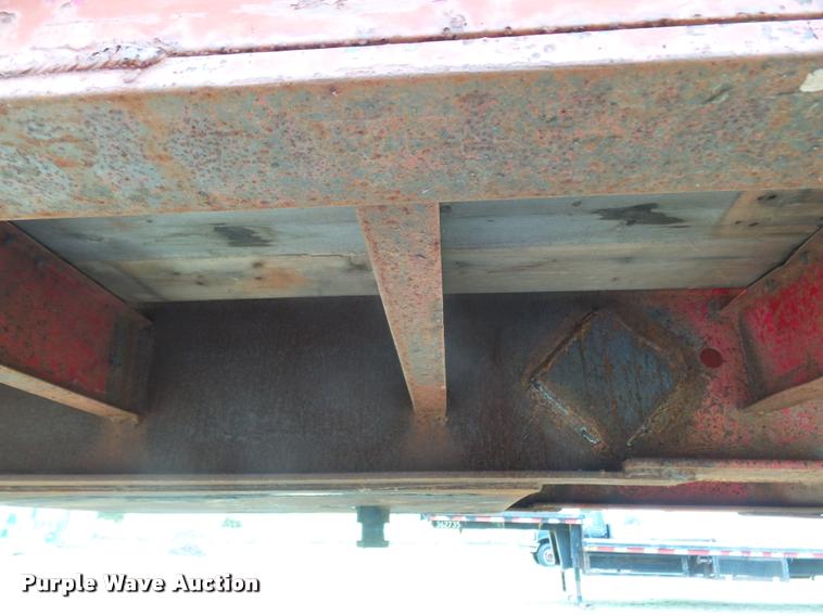 image for item DA4522 1977 Lufkin flatbed trailer