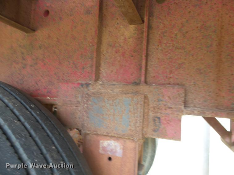 image for item DA4522 1977 Lufkin flatbed trailer