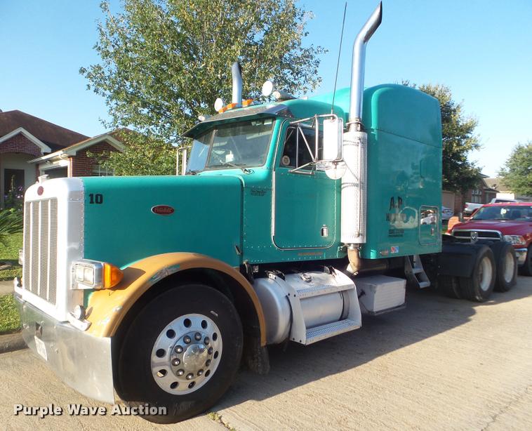 image for item DB3520 2004 Peterbilt 378 semi truck