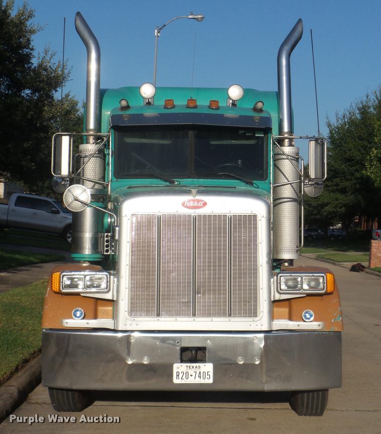 image for item DB3520 2004 Peterbilt 378 semi truck