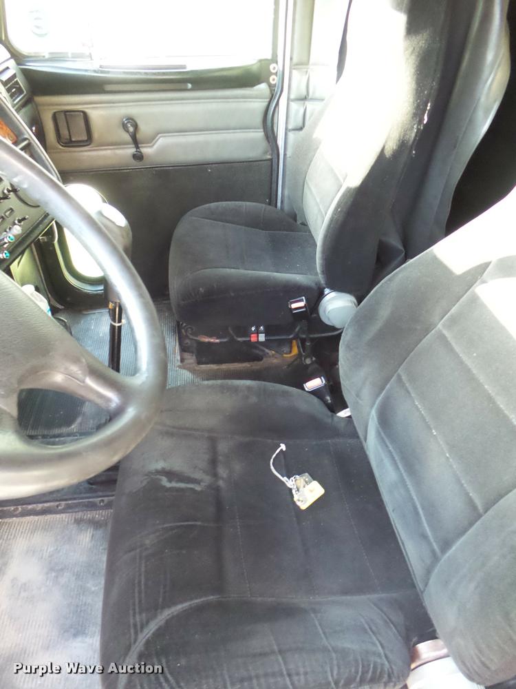 image for item DB3520 2004 Peterbilt 378 semi truck