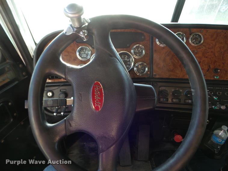 image for item DB3520 2004 Peterbilt 378 semi truck