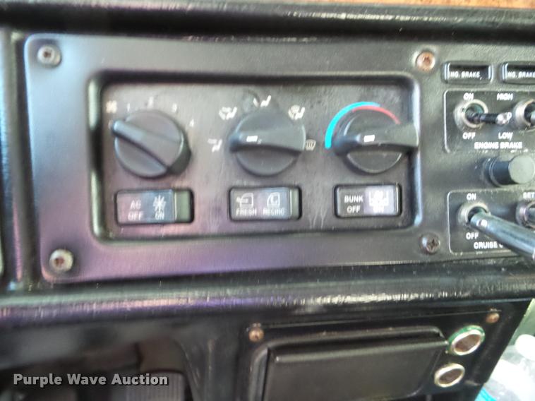 image for item DB3520 2004 Peterbilt 378 semi truck