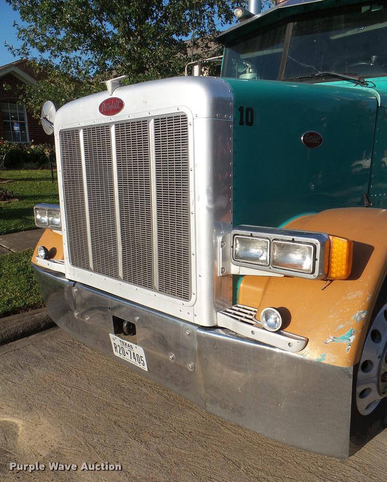 image for item DB3520 2004 Peterbilt 378 semi truck