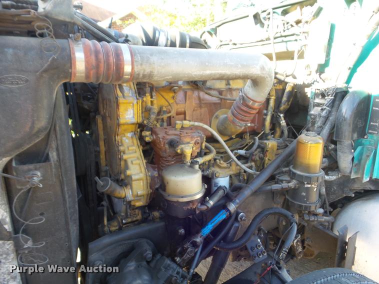 image for item DB3520 2004 Peterbilt 378 semi truck