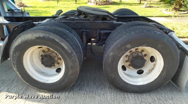 image for item DB3520 2004 Peterbilt 378 semi truck