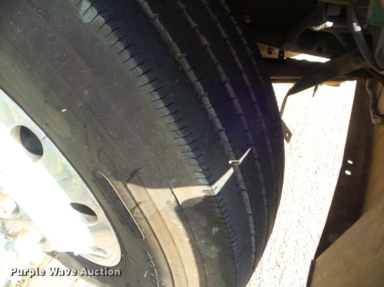 image for item DB3520 2004 Peterbilt 378 semi truck