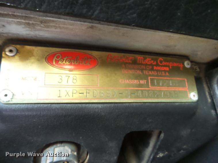 image for item DB3520 2004 Peterbilt 378 semi truck