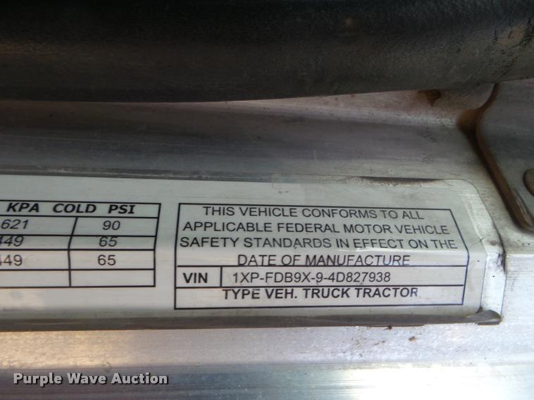image for item DB3520 2004 Peterbilt 378 semi truck