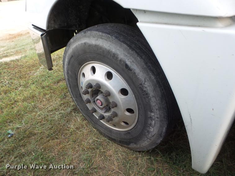 image for item DB3523 2004 Freightliner Columbia semi truck