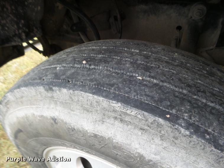 image for item DB3523 2004 Freightliner Columbia semi truck