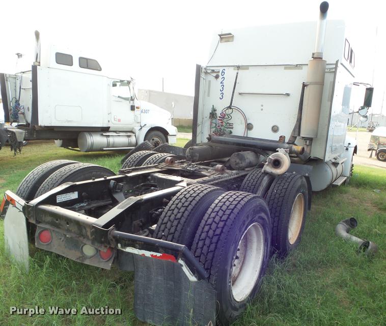 image for item DB3524 2006 International 9400i semi truck