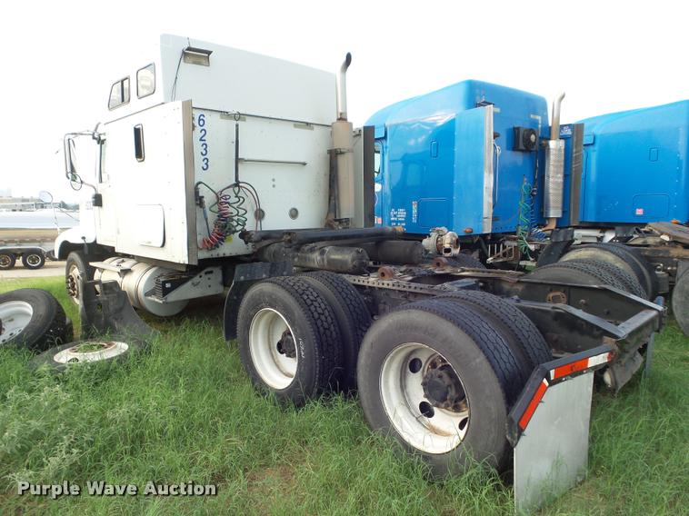 image for item DB3524 2006 International 9400i semi truck