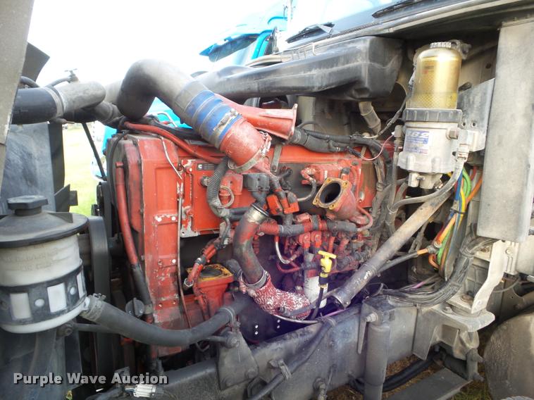 image for item DB3524 2006 International 9400i semi truck