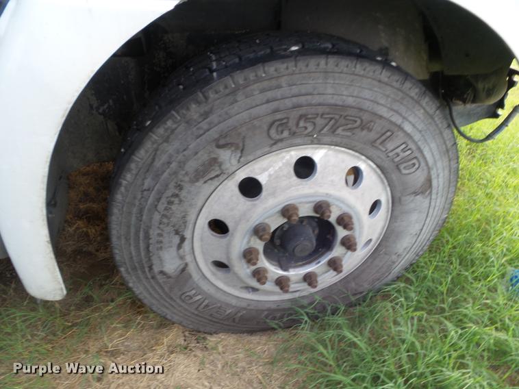 image for item DB3524 2006 International 9400i semi truck