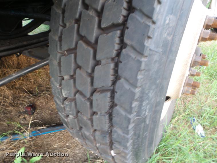 image for item DB3524 2006 International 9400i semi truck