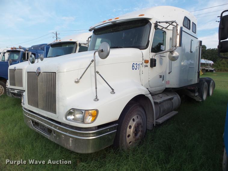 image for item DB3525 2007 International 9400i semi truck