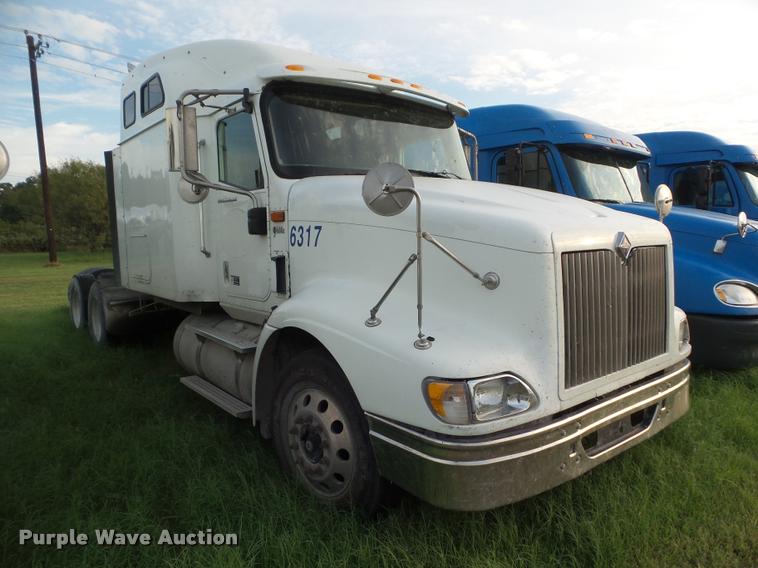 image for item DB3525 2007 International 9400i semi truck